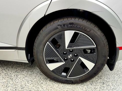 Used 2025 Hyundai Ioniq 5 Limited image 9