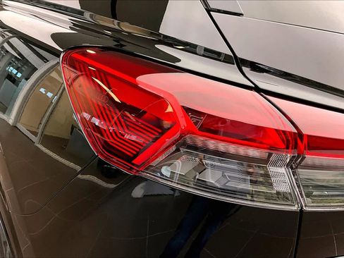 Used 2025 Audi Q4 e-tron Premium Plus w/ Premium Plus image 27