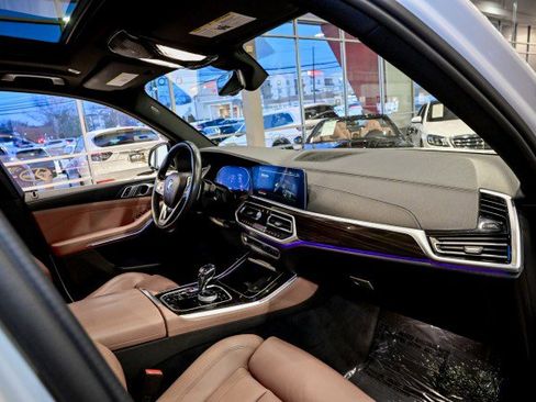 Used 2022 BMW X5 xDrive40i w/ Premium Package image 24