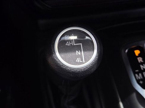 Used 2024 Jeep Gladiator Sport AWD/4WD image 25