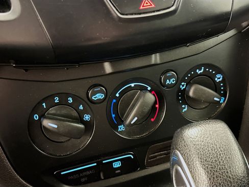 Used 2013 Ford Focus S FWD image 22
