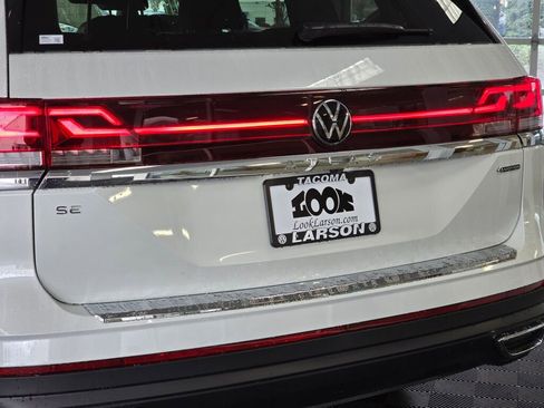 New 2026 Volkswagen Atlas SE image 13