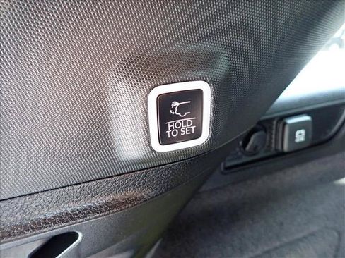 Used 2023 Jeep Grand Cherokee Summit w/ Advanced Protech Group IV AWD/4WD image 9