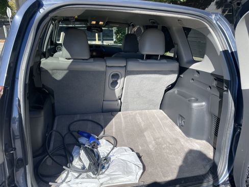 Used 2012 Toyota RAV4 EV image 14