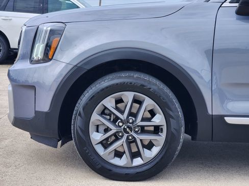 Used 2024 Kia Telluride LX FWD image 9