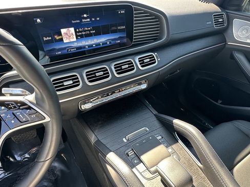 Certified 2025 Mercedes-Benz GLS 450 4MATIC image 31