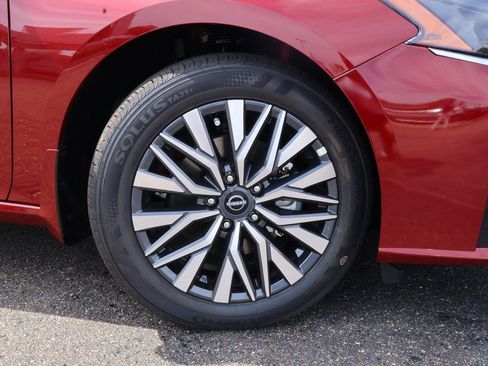 New 2025 Nissan Altima 2.5 SV w/ SV Premium Package image 17