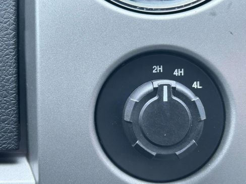 Used 2011 Ford F150 Lariat w/ Lariat Chrome Pkg image 25