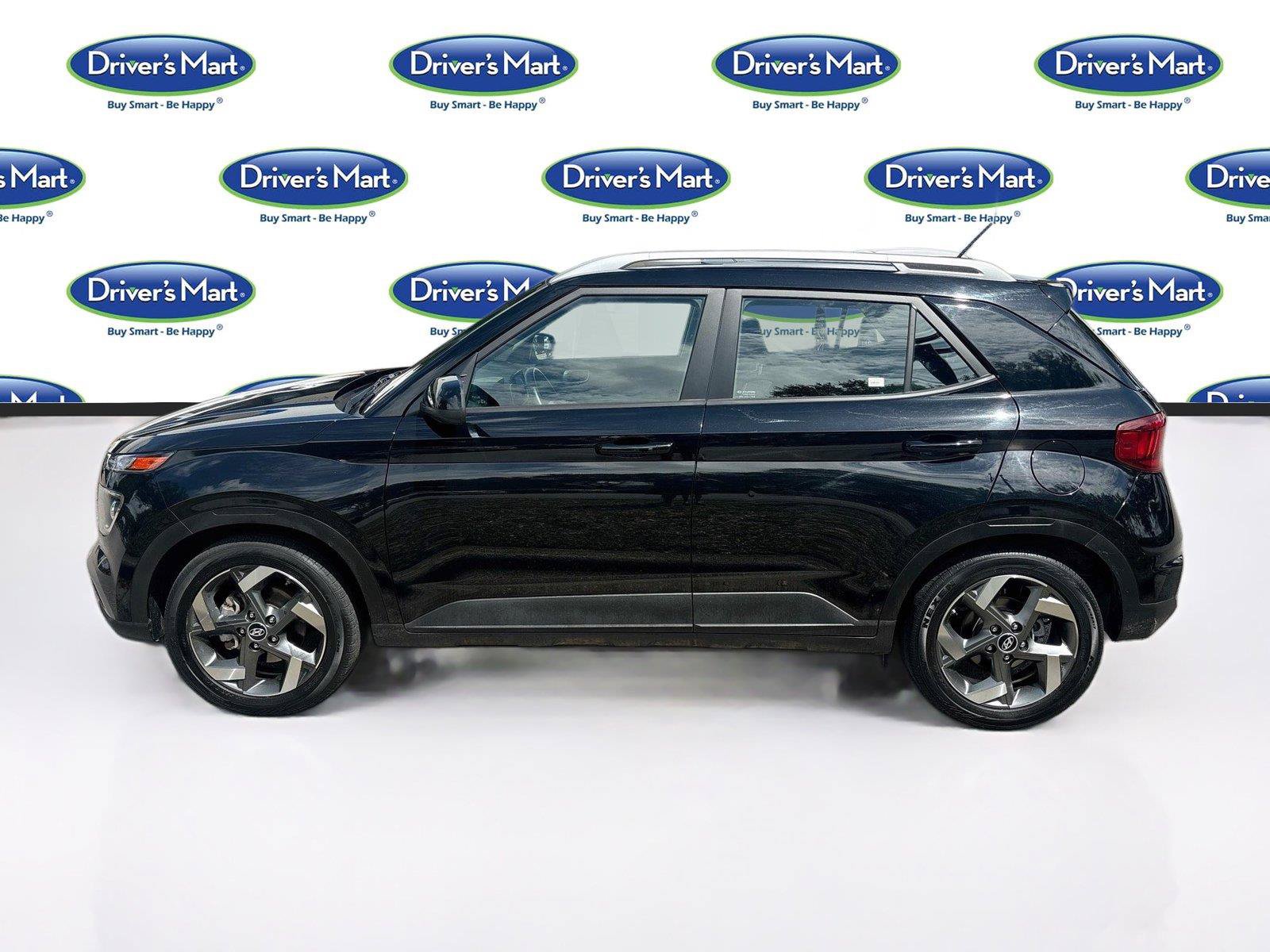 Used 2025 Hyundai Venue SEL FWD image 4