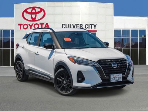 Used 2022 Nissan Kicks SR FWD image 1