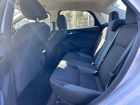 Used 2014 Ford Focus SE image 9