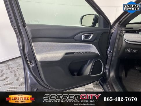 Used 2024 Jeep Compass Latitude AWD/4WD image 12