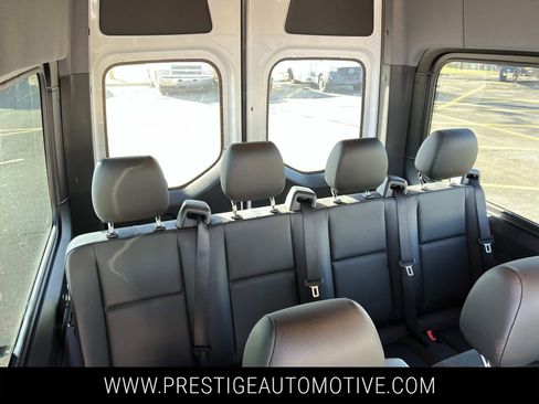 Used 2024 Mercedes-Benz Sprinter 2500 image 14