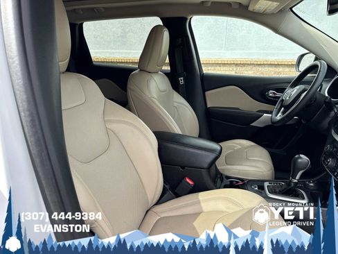 Used 2017 Jeep Cherokee Limited w/ Luxury Group image 14