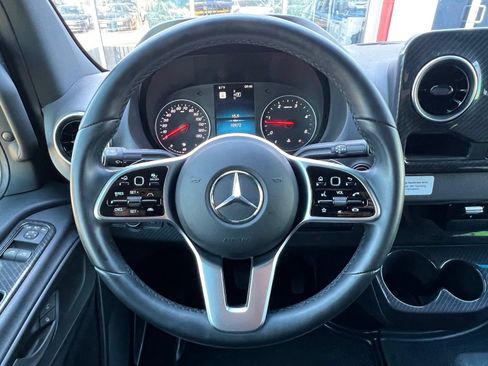 Used 2022 Mercedes-Benz Sprinter 2500 image 17