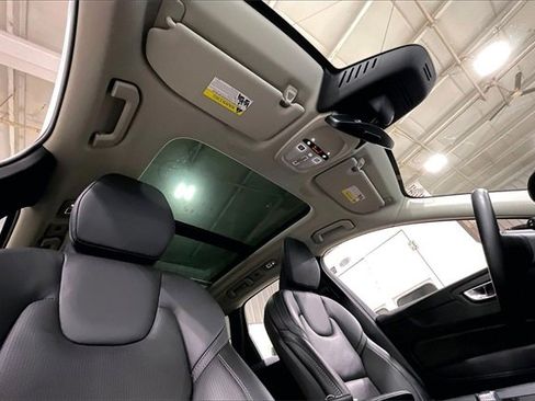 Certified 2023 Volvo XC60 B5 Ultimate w/ Climate Package image 23