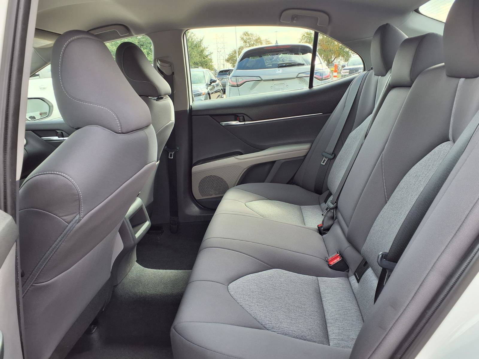 Used 2022 Toyota Camry LE FWD image 17
