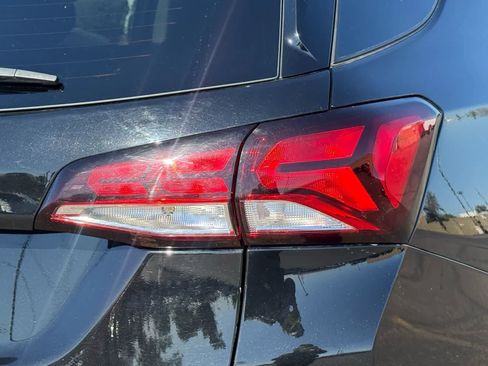 Used 2024 Chevrolet Equinox LT image 13