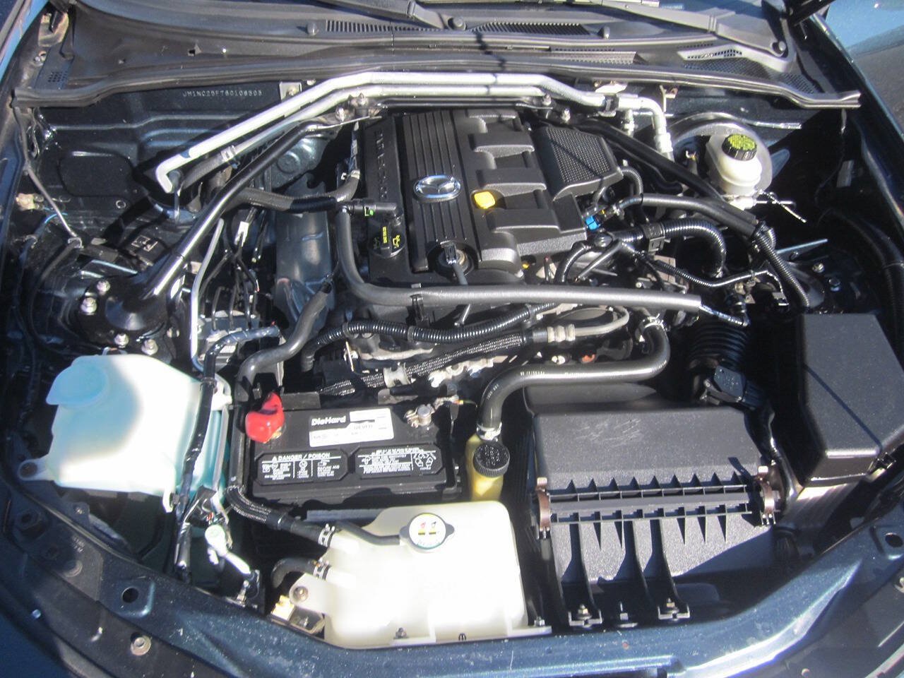 Used 2006 MAZDA MX-5 Miata Grand Touring RWD image 17