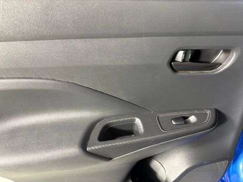 Used 2022 Nissan Versa S FWD image 32