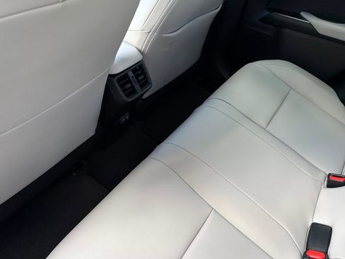 New 2026 Lexus UX 300h FWD image 18