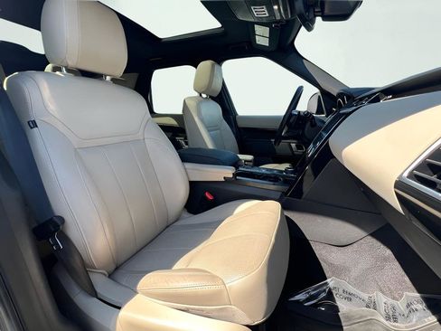 Used 2018 Land Rover Discovery SE image 41