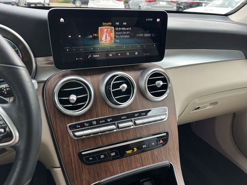 Certified 2022 Mercedes-Benz GLC 300 4MATIC image 36