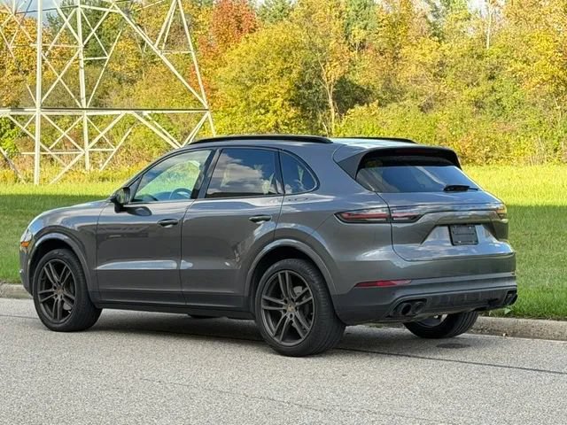 Used 2020 Porsche Cayenne AWD/4WD image 10
