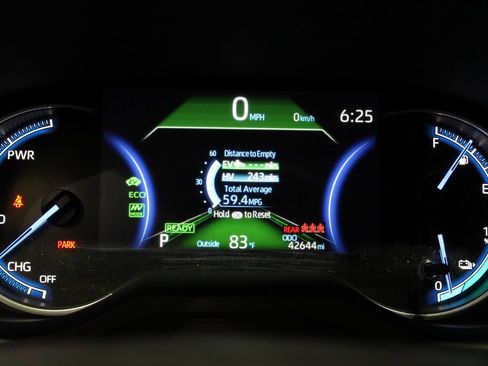 Used 2022 Toyota RAV4 SE w/ Weather & Moonroof Package AWD/4WD image 30