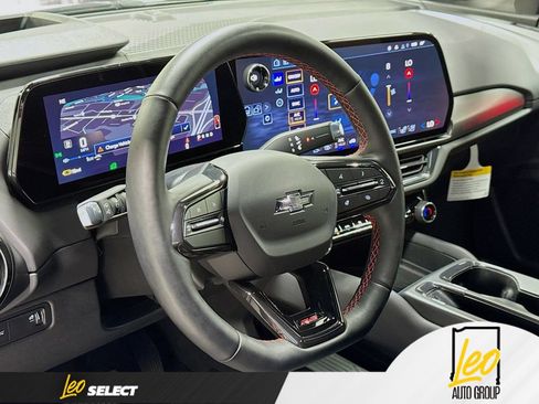 Used 2026 Chevrolet Equinox EV RS w/ Convenience Package II FWD image 13