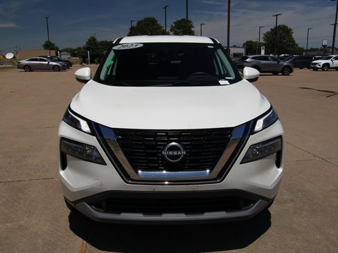Used 2023 Nissan Rogue SV AWD/4WD image 2