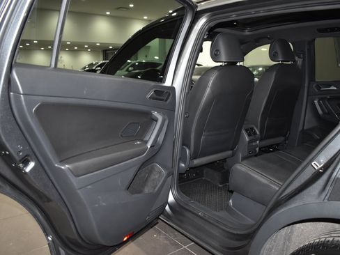 Used 2020 Volkswagen Tiguan SE R-Line AWD/4WD image 27