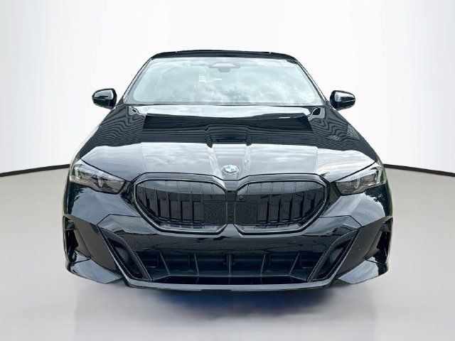 New 2027 BMW 540i xDrive w/ M Sport Package AWD/4WD image 2