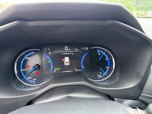 Used 2024 Toyota RAV4 XLE AWD/4WD image 16
