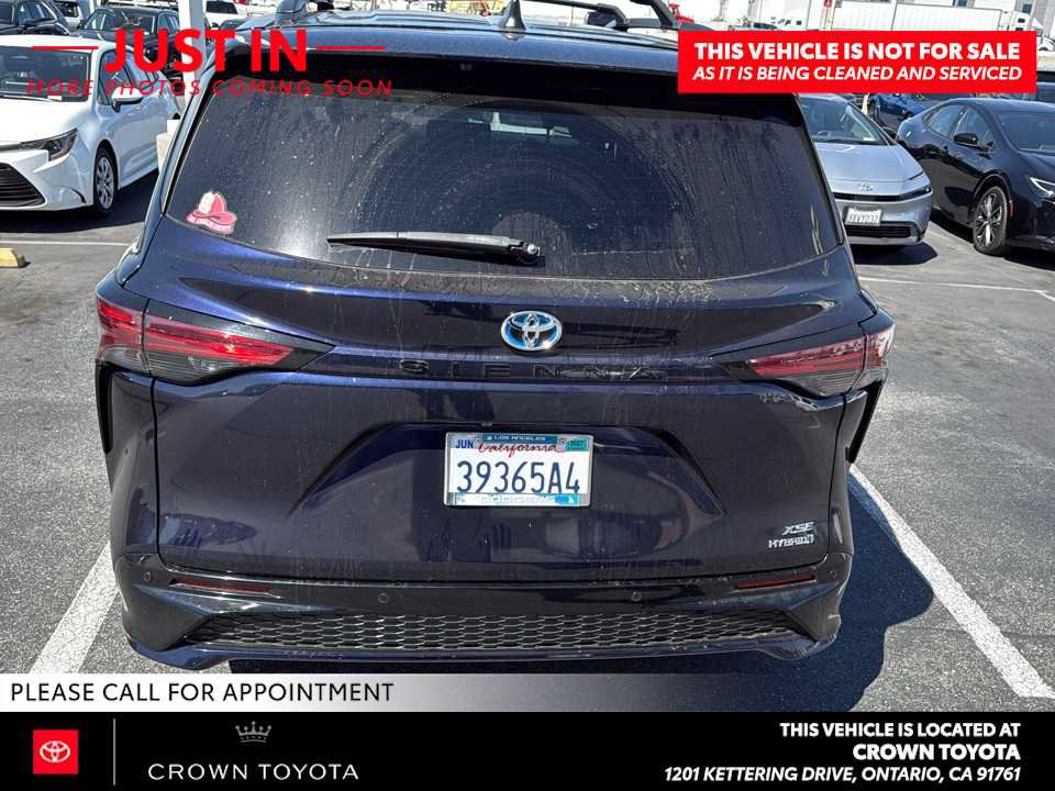 Used 2024 Toyota Sienna XSE w/ XSE Plus Package FWD image 5
