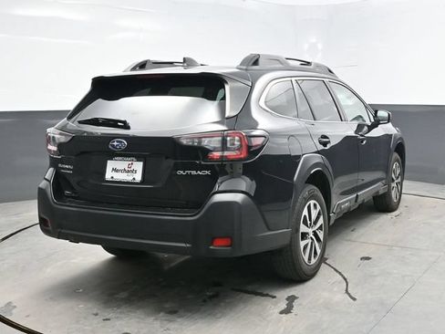 Used 2023 Subaru Outback Premium AWD/4WD image 6