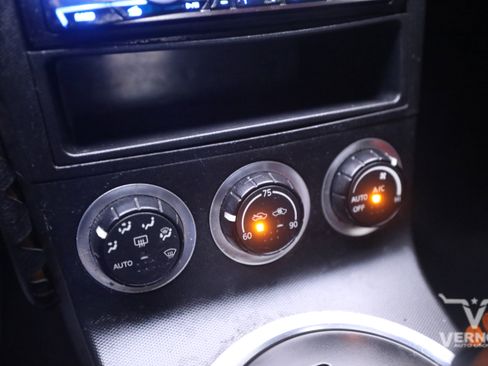 Used 2005 Nissan 350Z Touring image 19