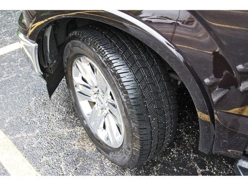 Used 2019 Ford F150 Lariat RWD image 31