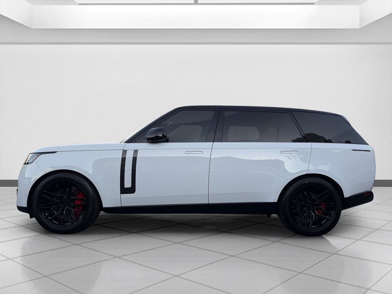 Used 2023 Land Rover Range Rover Long Wheelbase SE AWD/4WD image 3