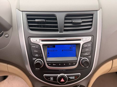 Used 2014 Hyundai Accent GLS FWD image 38