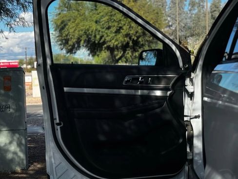 Used 2017 Ford Explorer XLT w/ Equipment Group 201A image 23