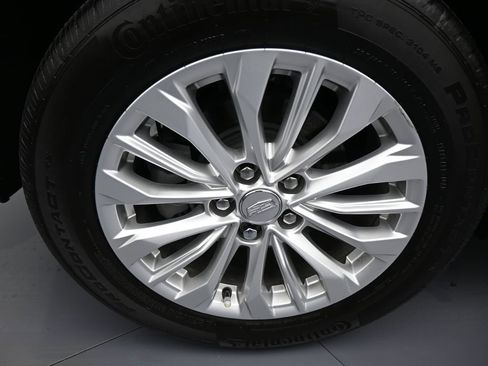 Used 2024 Cadillac XT4 Luxury w/ Cold Weather Package image 46