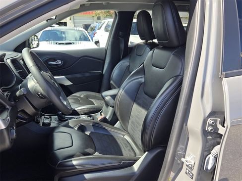 Certified 2022 Jeep Cherokee Latitude w/ Sun & Sound Group image 11