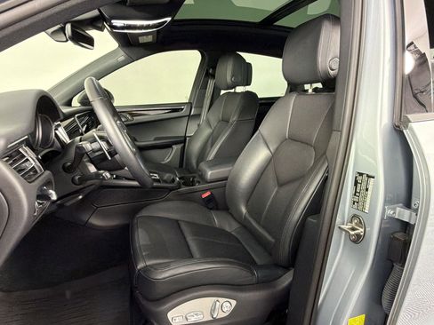 Certified 2024 Porsche Macan AWD/4WD image 6
