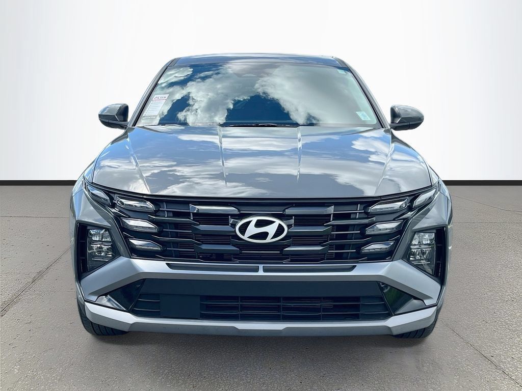 Used 2025 Hyundai Tucson SE FWD image 2