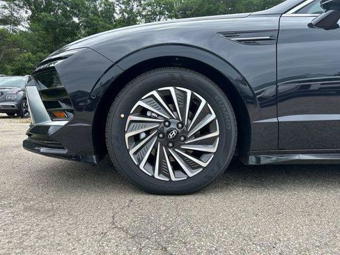 New 2026 Hyundai Sonata Limited FWD image 10