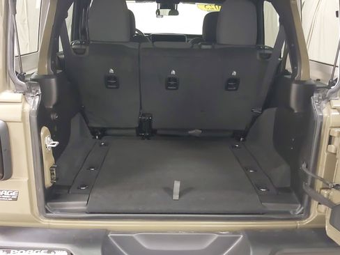 Used 2025 Jeep Wrangler Unlimited Rubicon w/ XTREMEE 35" Tire Package image 27