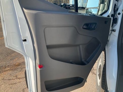 New 2026 Ford Transit 250 148 Medium Roof RWD image 15