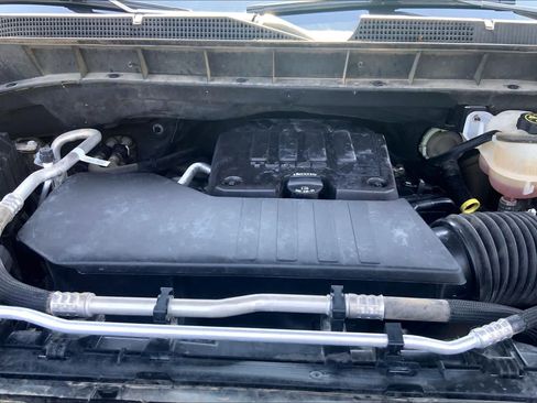 Used 2022 Chevrolet Silverado 1500 Custom AWD/4WD image 32