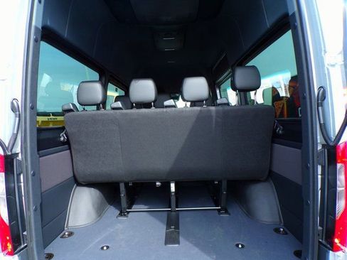 Used 2024 Mercedes-Benz Sprinter 2500 image 8